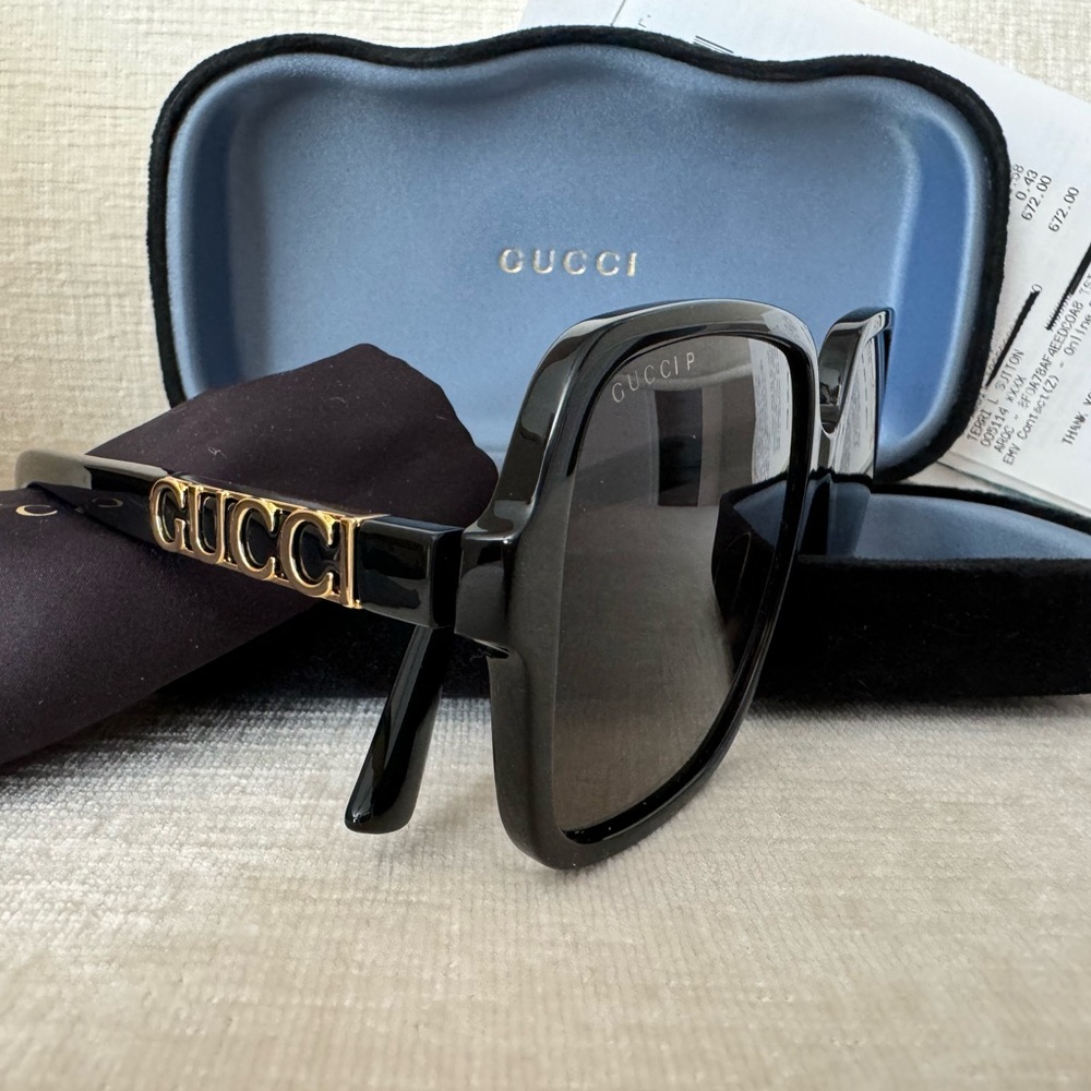 Gucci  Polarized Black Sunglasses authentic like new